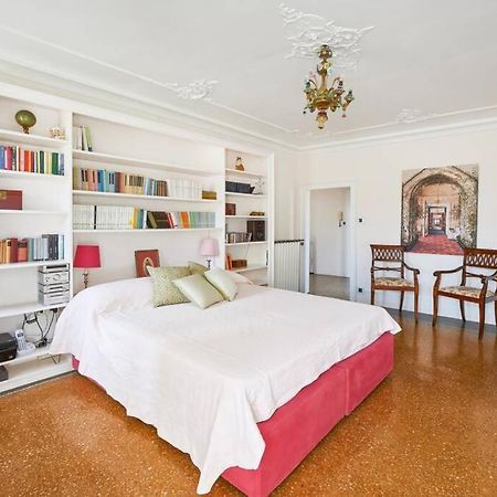 Ca' Fenice, Charming Apartment In San Marco, Sleep 7 Venetië Buitenkant foto