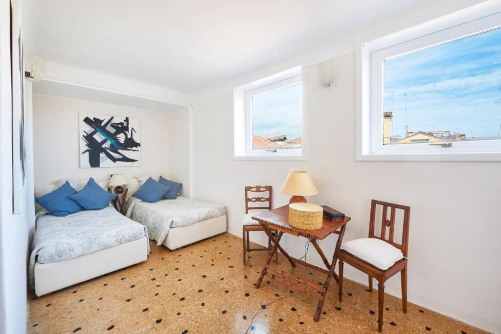Ca' Fenice, Charming Apartment In San Marco, Sleep 7 Venetië Buitenkant foto