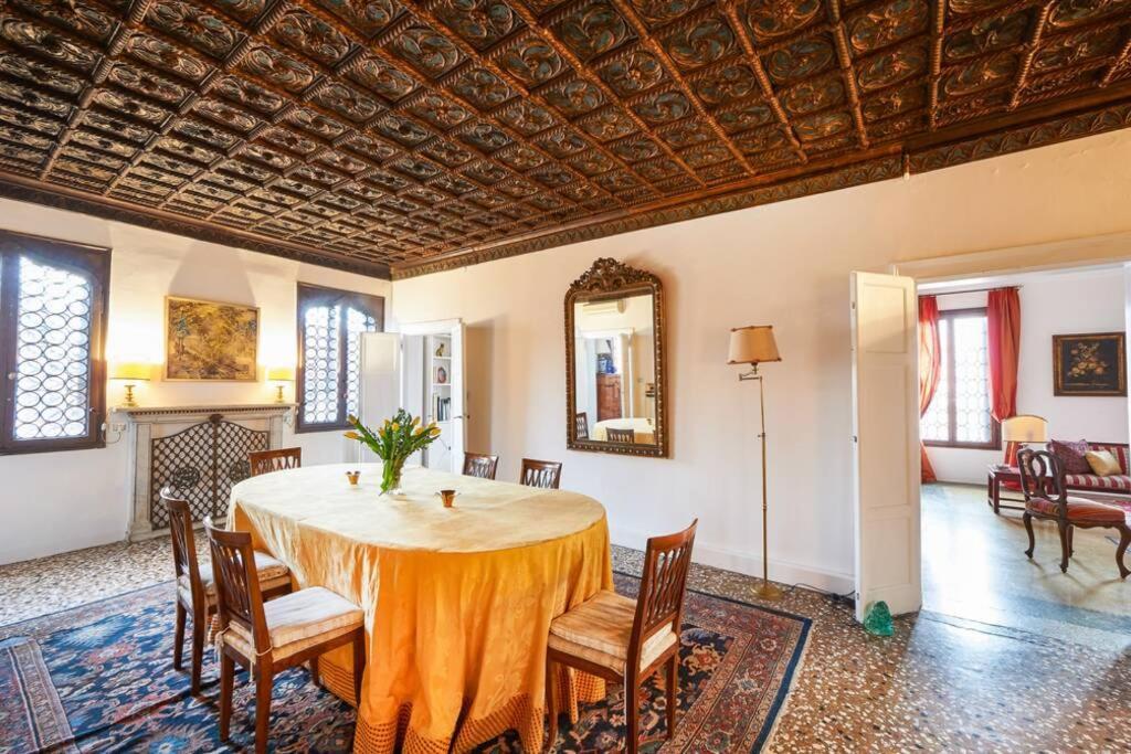 Ca' Fenice, Charming Apartment In San Marco, Sleep 7 Venetië Buitenkant foto