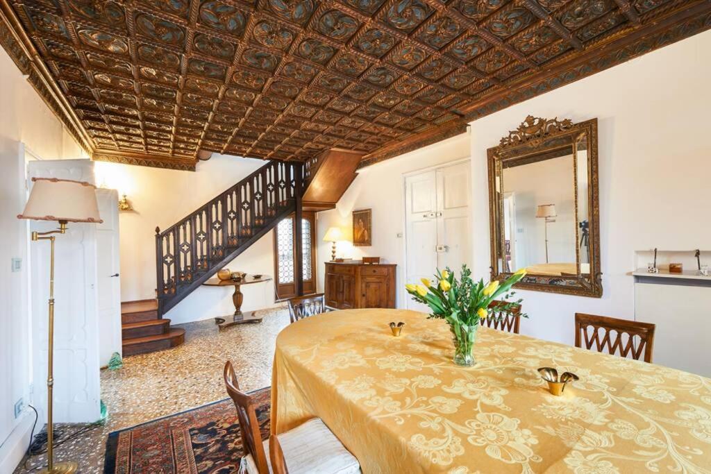 Ca' Fenice, Charming Apartment In San Marco, Sleep 7 Venetië Buitenkant foto