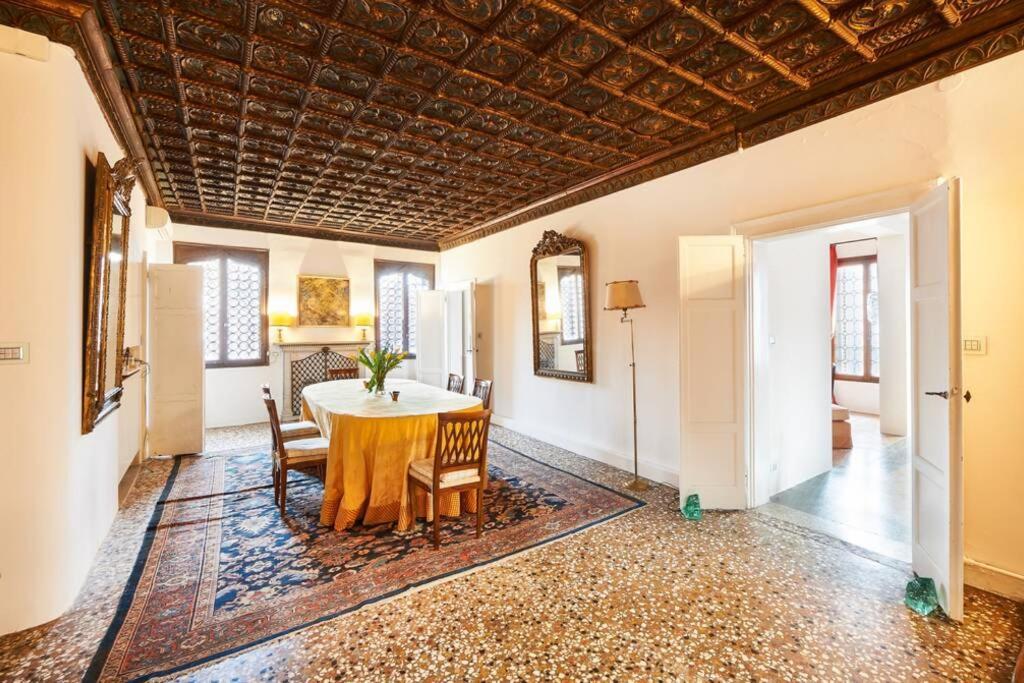 Ca' Fenice, Charming Apartment In San Marco, Sleep 7 Venetië Buitenkant foto