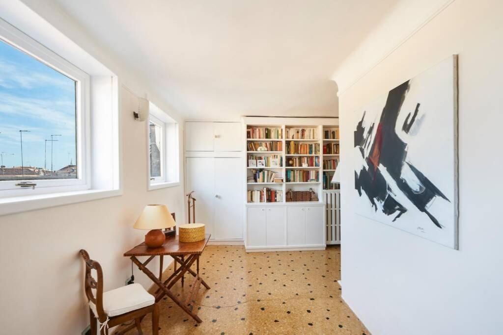 Ca' Fenice, Charming Apartment In San Marco, Sleep 7 Venetië Buitenkant foto